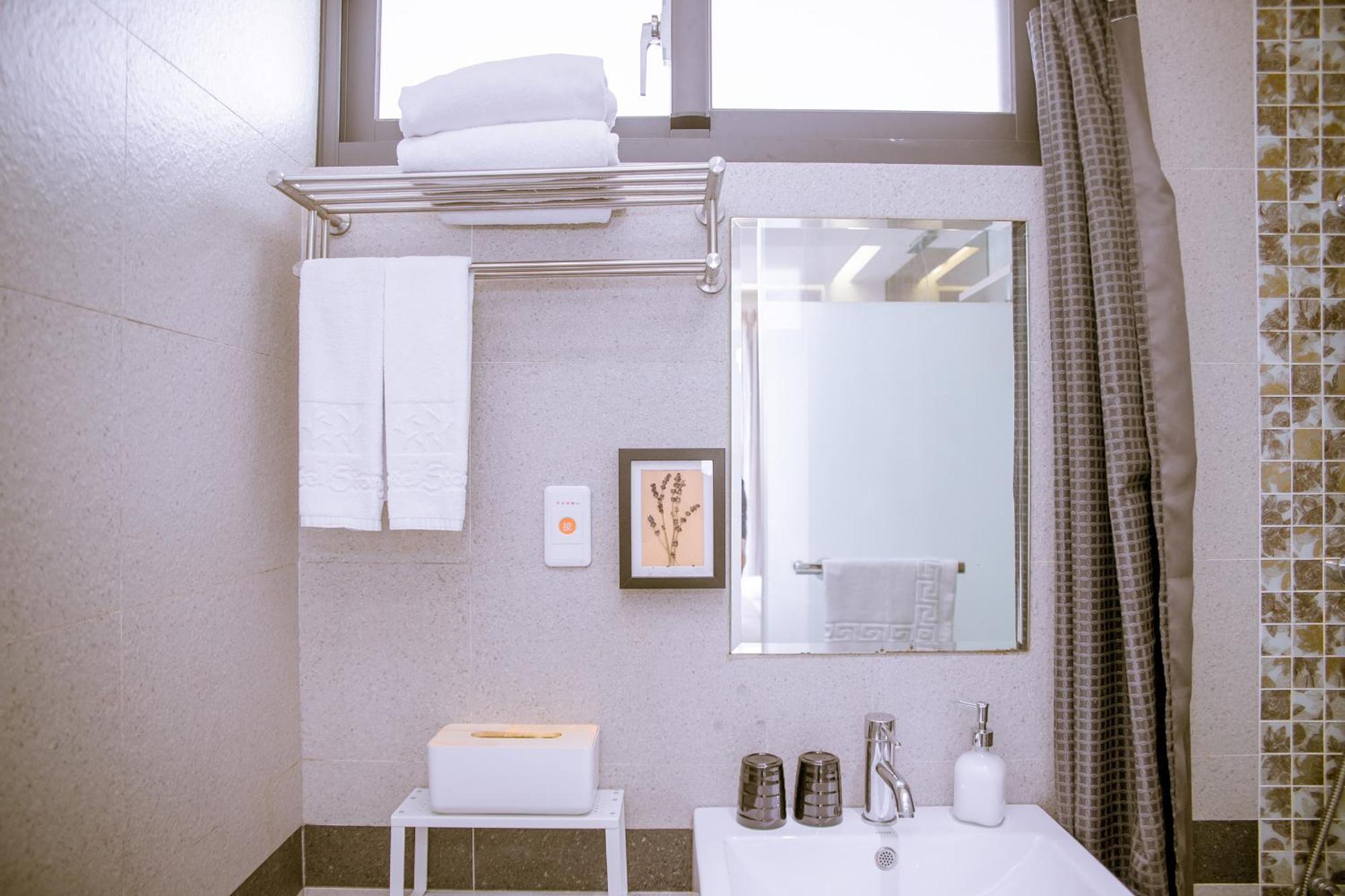 Check Inn Express Taichung Fuxing Hall 2 Buitenkant foto